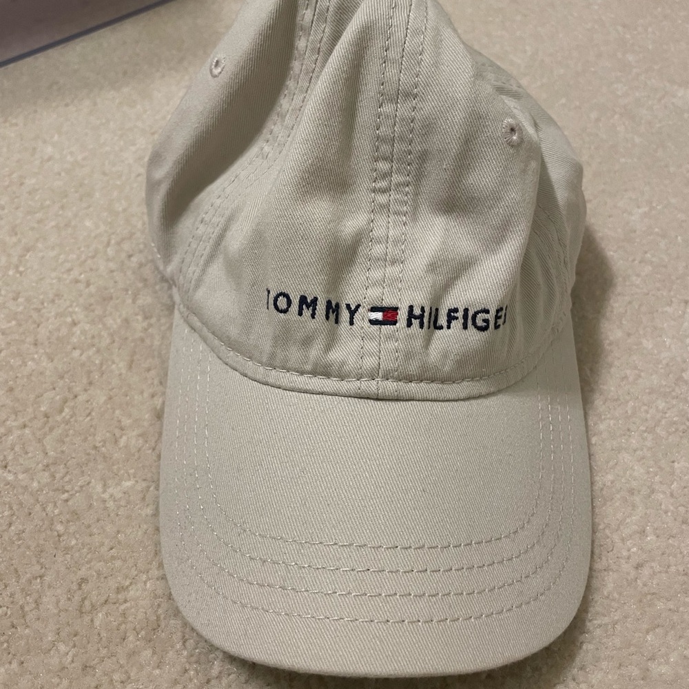 Tommy Hilfiger Beige Cap